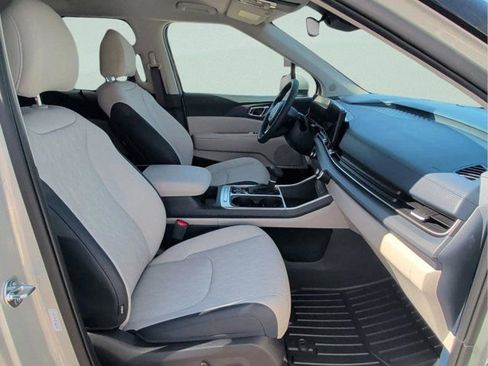 New 2026 Kia Carnival EX FWD image 15
