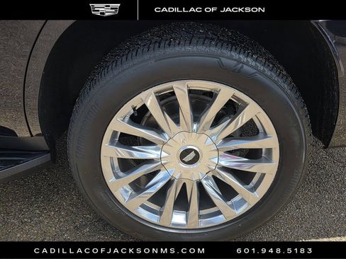 Certified 2023 Cadillac Escalade Premium Luxury AWD/4WD image 28