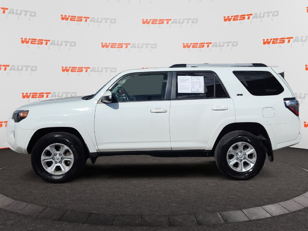 Used 2022 Toyota 4Runner SR5 AWD/4WD image 2