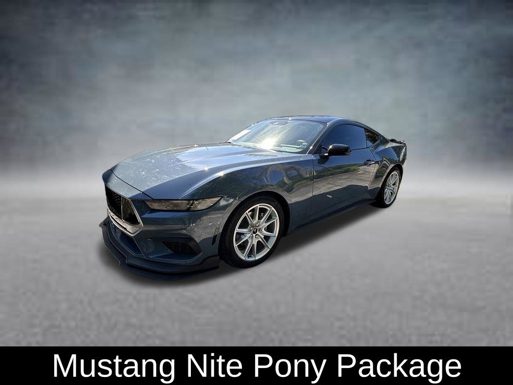 Used 2025 Ford Mustang Coupe RWD image 3