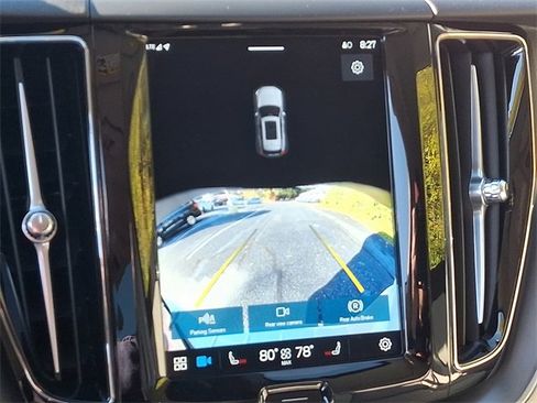 Used 2025 Volvo XC60 B5 Core image 18