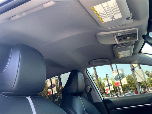 Used 2021 Toyota Camry SE image 13