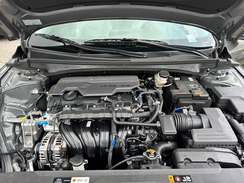 New 2026 Hyundai Elantra Limited FWD image 24