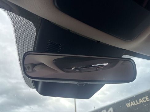 New 2026 Kia Carnival EX FWD image 36