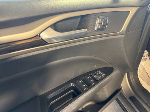 Used 2014 Ford Fusion SE w/ Equipment Group 202A image 14