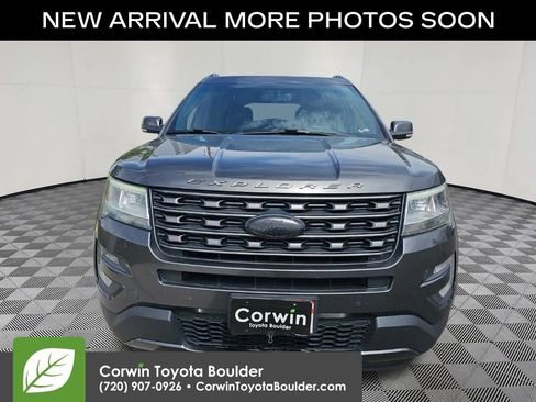 Used 2017 Ford Explorer XLT w/ Equipment Group 202A AWD/4WD image 2