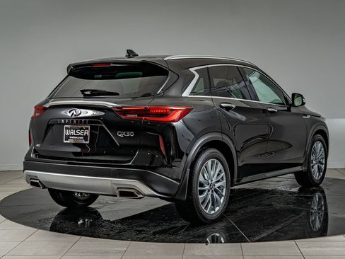 Used 2023 INFINITI QX50 Luxe AWD/4WD image 5