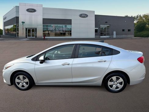 Used 2016 Chevrolet Cruze LS FWD image 7