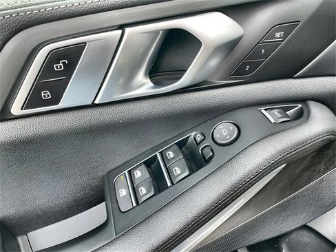 Used 2022 BMW X5 xDrive40i w/ Premium Package image 18