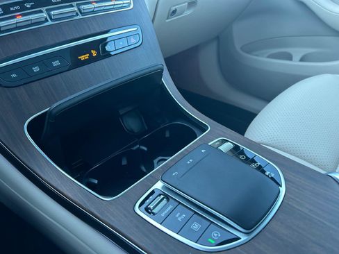 Used 2022 Mercedes-Benz GLC 300 4MATIC image 17