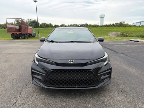 Used 2024 Toyota Corolla SE FWD image 2