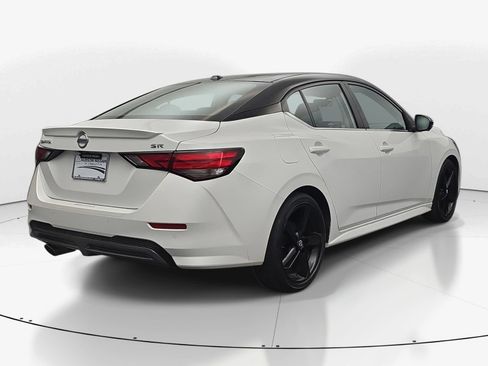 Used 2023 Nissan Sentra SR w/ SR Premium Package FWD image 8