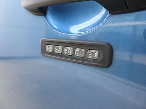 Used 2009 Ford Escape XLT FWD image 11
