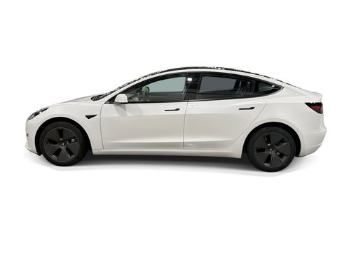 Certified 2023 Tesla Model 3 Standard Range RWD image 3