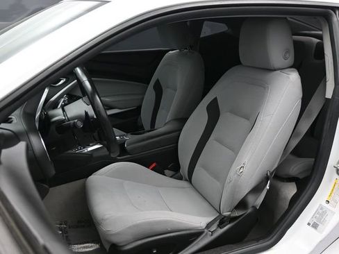 Used 2020 Chevrolet Camaro LT RWD image 9
