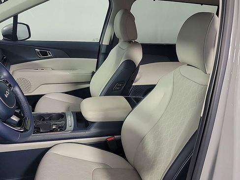 Used 2026 Kia Carnival EX FWD image 18