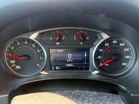 Used 2024 GMC Terrain SLE w/ Driver Convenience Package FWD image 13