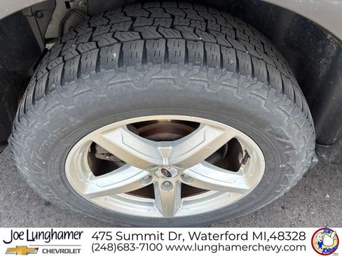 Used 2017 Ford Explorer XLT w/ Equipment Group 202A AWD/4WD image 12