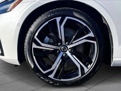 Certified 2024 Volvo S60 B5 Ultimate image 10