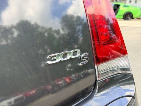 Used 2015 Chrysler 300 S RWD image 9