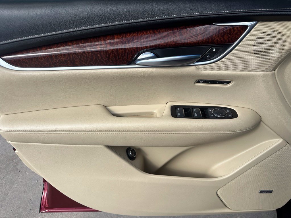 Used 2017 Cadillac XT5 Premium Luxury AWD/4WD image 18