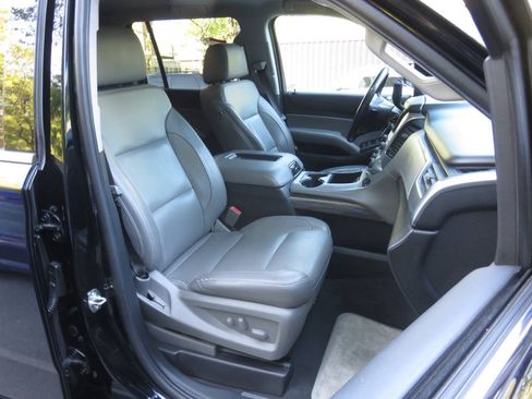 Used 2019 Chevrolet Suburban LT AWD/4WD image 11