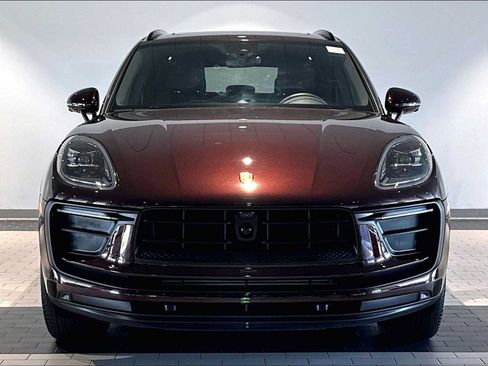Used 2026 Porsche Macan AWD/4WD image 13