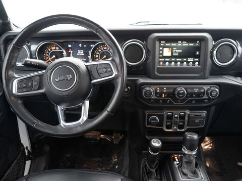 Used 2021 Jeep Wrangler Unlimited Sahara image 12