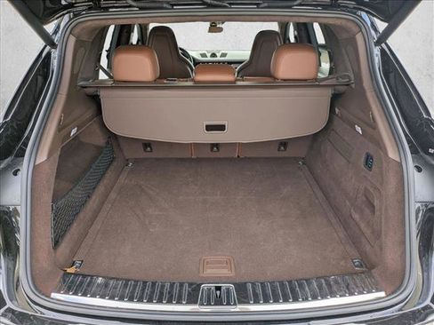 Used 2021 Porsche Cayenne Turbo image 4