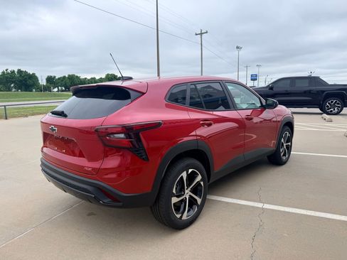 New 2026 Chevrolet Trax RS w/ Sunroof Package FWD image 6
