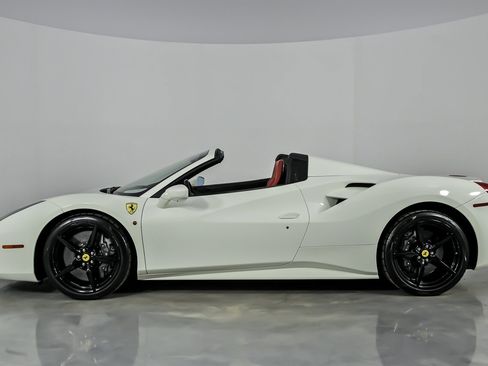 Used 2018 Ferrari 488 Spider image 8
