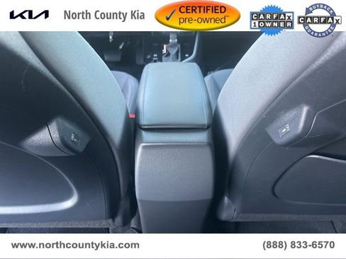 Certified 2025 Kia Niro LX image 18