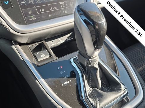 Used 2023 Subaru Outback Premium image 18