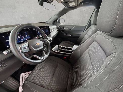 Used 2025 Chevrolet Equinox LT FWD image 23