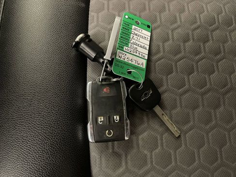 Used 2017 Chevrolet Colorado Z71 image 26