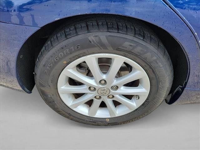 Used 2010 Toyota Camry XLE FWD image 11