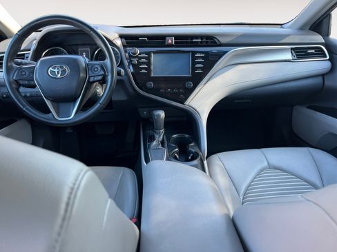 Used 2018 Toyota Camry LE image 10