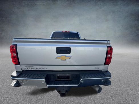 Used 2019 Chevrolet Silverado 2500 LTZ w/ Duramax Plus Package AWD/4WD image 7