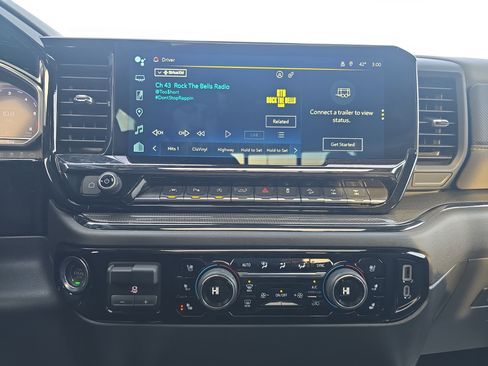 Used 2025 Chevrolet Silverado 1500 ZR2 image 29