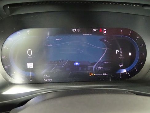 Used 2025 Volvo XC40 B5 Core image 28