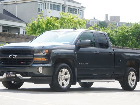 Used 2017 Chevrolet Silverado 1500 LT w/ All Star Edition AWD/4WD image 4