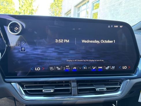 New 2026 Chevrolet Equinox EV LT w/ Convenience Package II FWD image 27