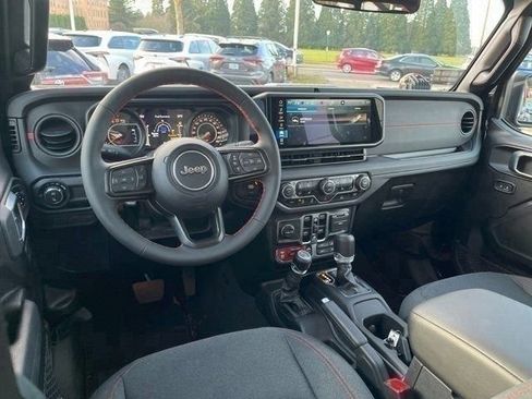 Used 2024 Jeep Gladiator Rubicon w/ Convenience Group image 15