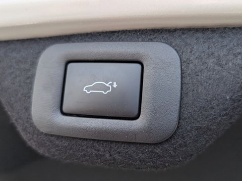 Certified 2022 Lexus ES 350 w/ Premium Package image 14