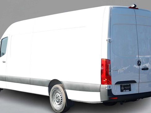 New 2025 Mercedes-Benz Sprinter 2500 image 8
