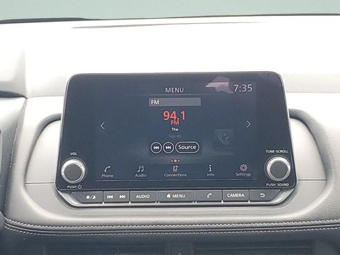 Used 2024 Nissan Rogue S FWD image 16