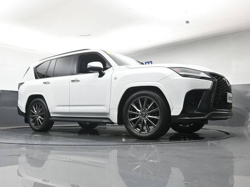 Used 2024 Lexus LX 600 F Sport AWD/4WD image 30