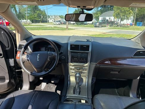 Used 2011 Lincoln MKX AWD w/ 102A Rapid Spec Order Code image 9