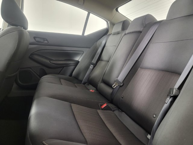Used 2024 Nissan Altima 2.5 SV FWD image 15
