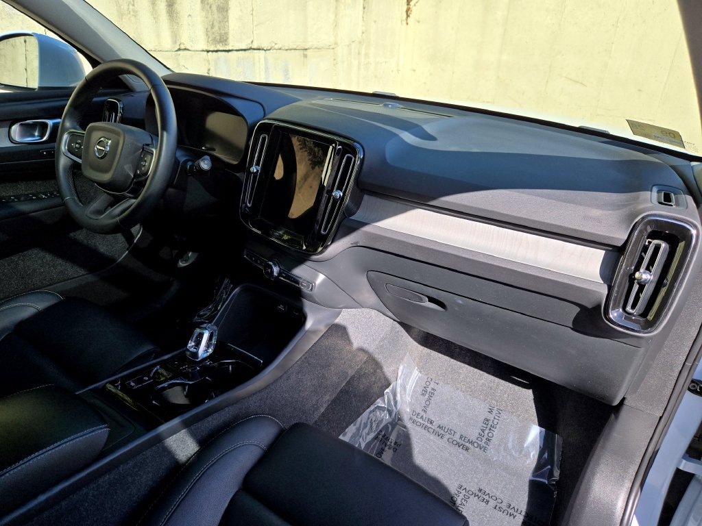Used 2024 Volvo XC40 B5 Plus w/ Protection Package Premier AWD/4WD image 52